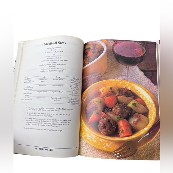 VTG 1985 Campbell’s Creative Cooking With Soup Recipes Cookbook Hardcover - Picture 3 of 4